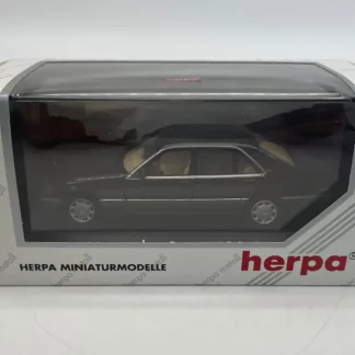 Mercedes-Benz-600-SEL-Noire-Herpa-1-43-d