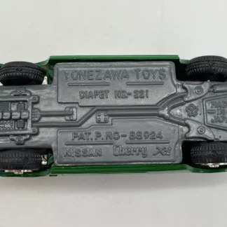 nissan-cherry-x1-verte-yonezawa-toys-1-43-dessous