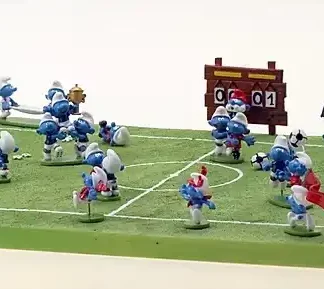 Le foot Schtroumpf statuette métal Pixi