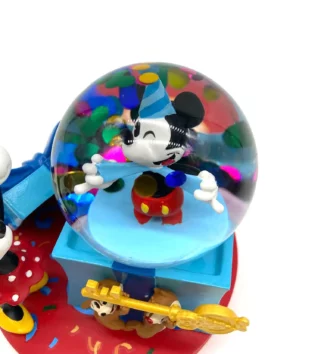 mickey-boule-neige-90-ans-disneyland-paris-zoom