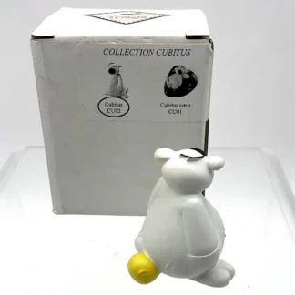 statuette-cubitus-mains-poches-leblon-delienne-dos