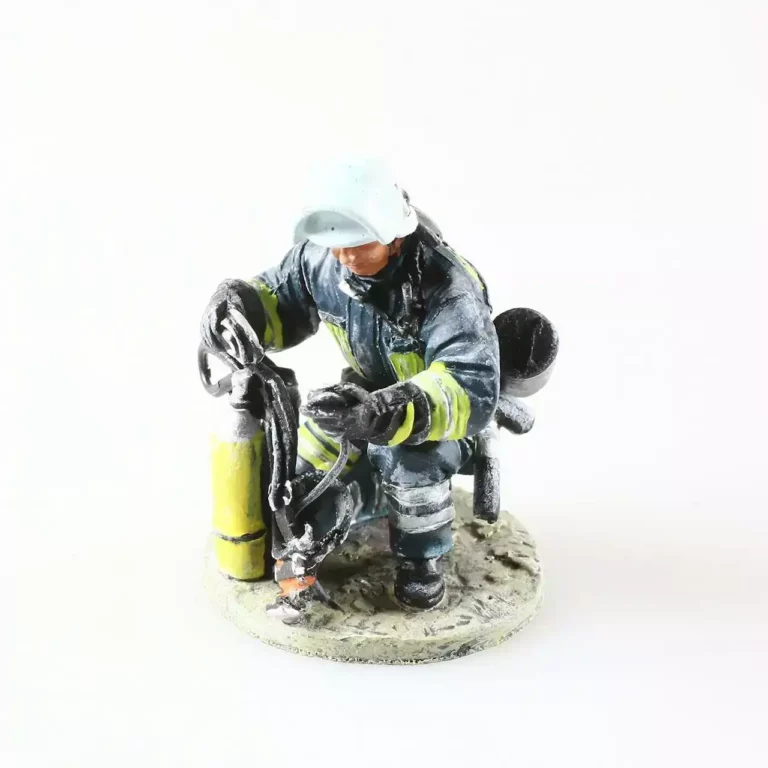 figurine-pompier-allemand-2004-1-32.jpg